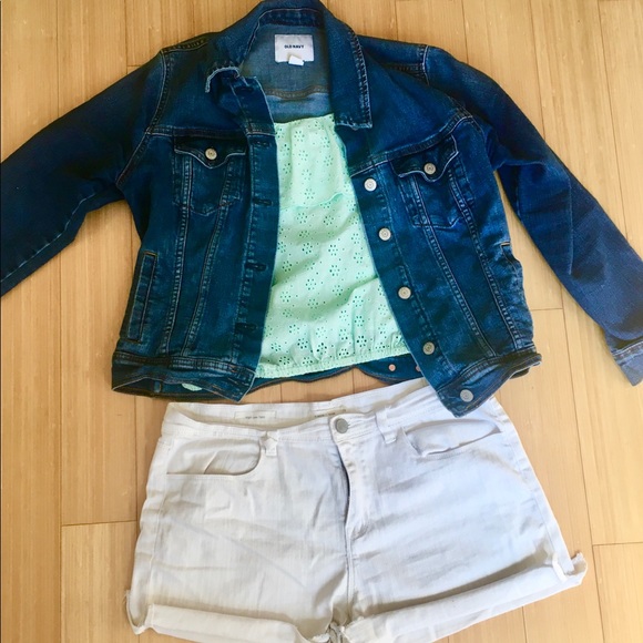 Charolette Russe Mint Flower Top - Picture 3 of 7